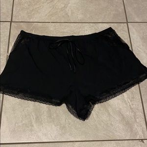 VICTORIA’S SECRET Short